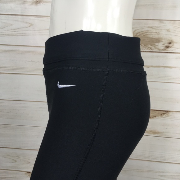 Nike Dri Fit Black Crops - Picture 4 of 8